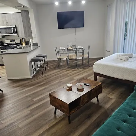 Elegant Suites In Mdr-Venice With Pool, Hottub & Gym Los Angeles Exterior photo