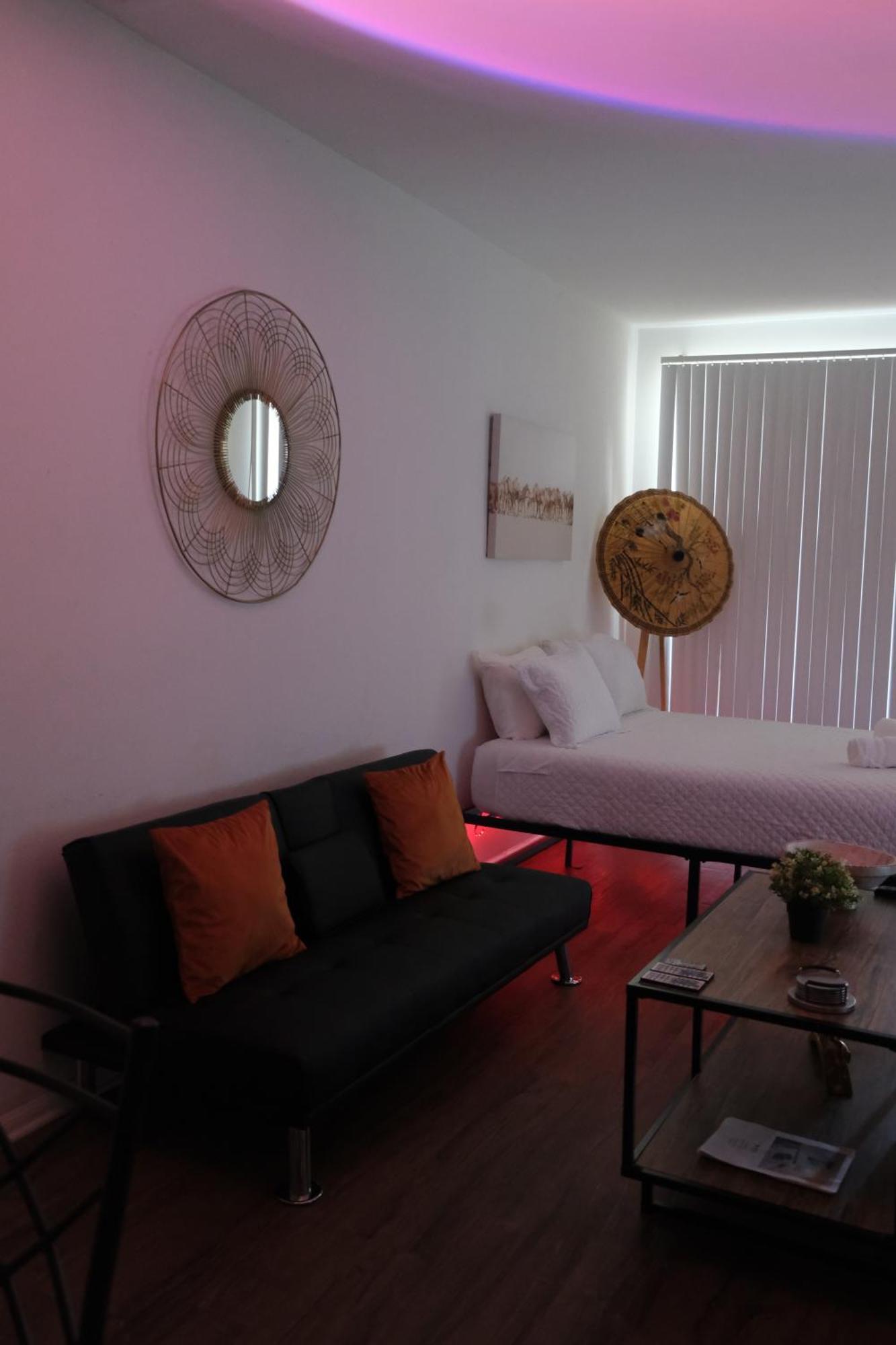 Elegant In Mdr-venice With Pool, Hottub & Gym
