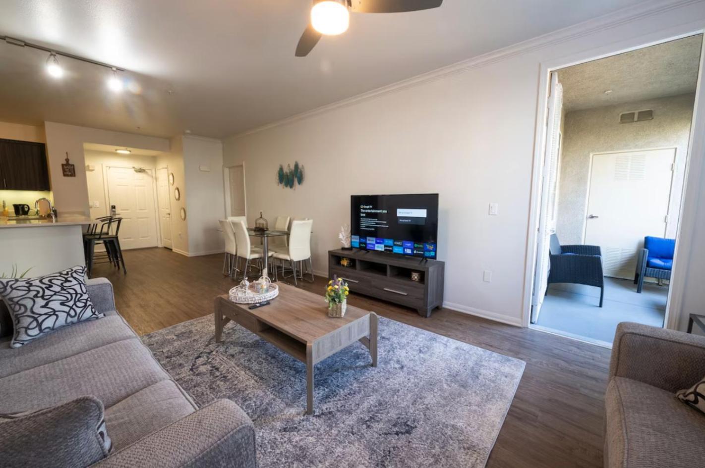Elegant In Mdr-venice With Pool, Hottub & Gym