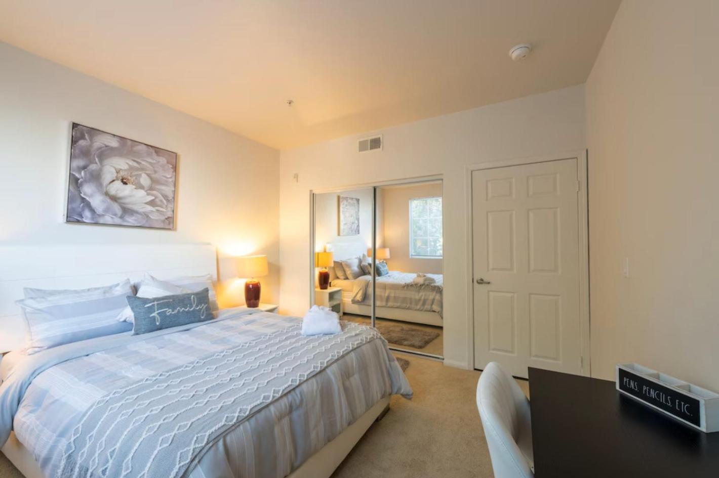 Elegant In Mdr-venice With Pool, Hottub & Gym