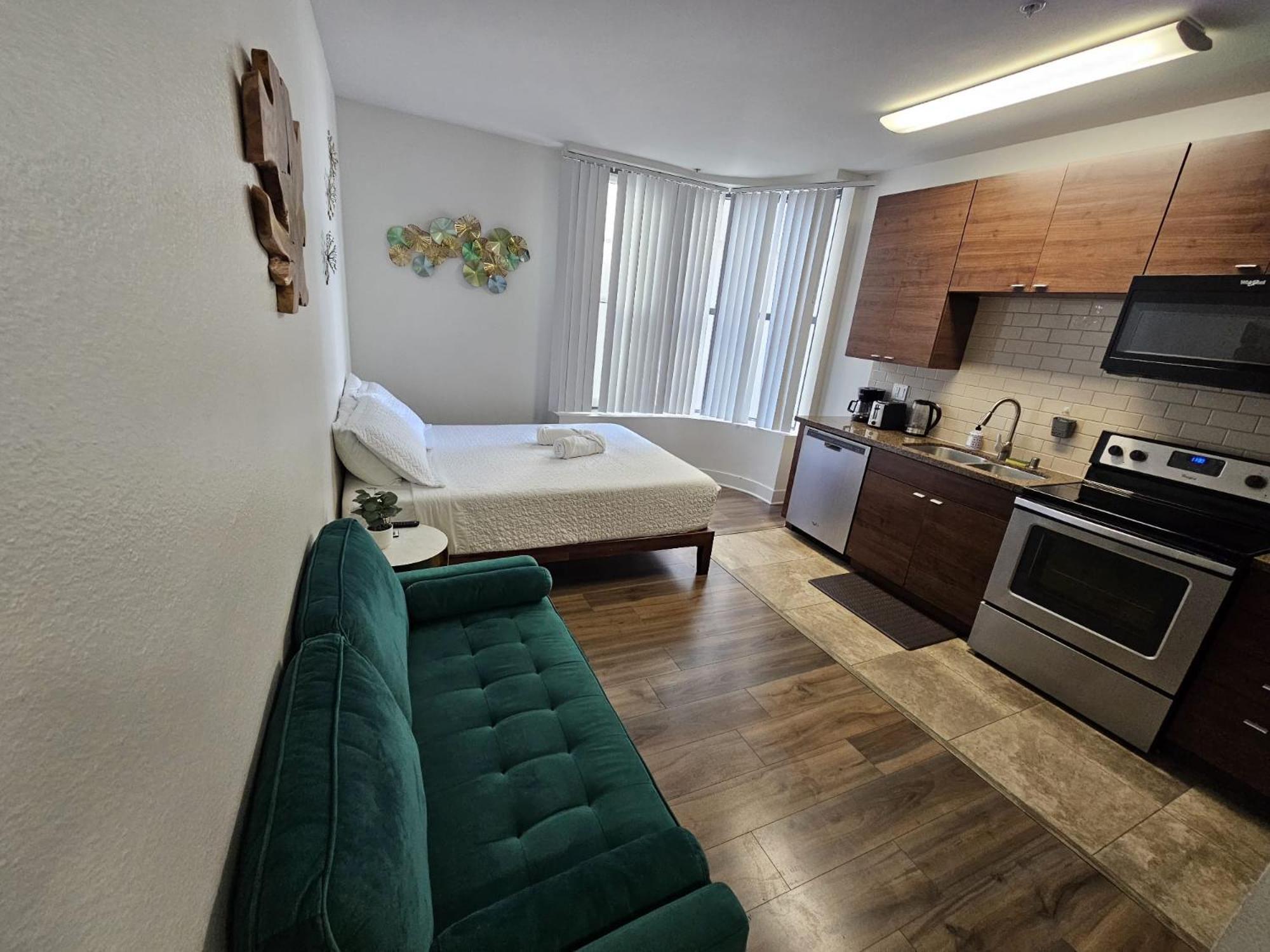 Elegant In Mdr-venice With Pool, Hottub & Gym *