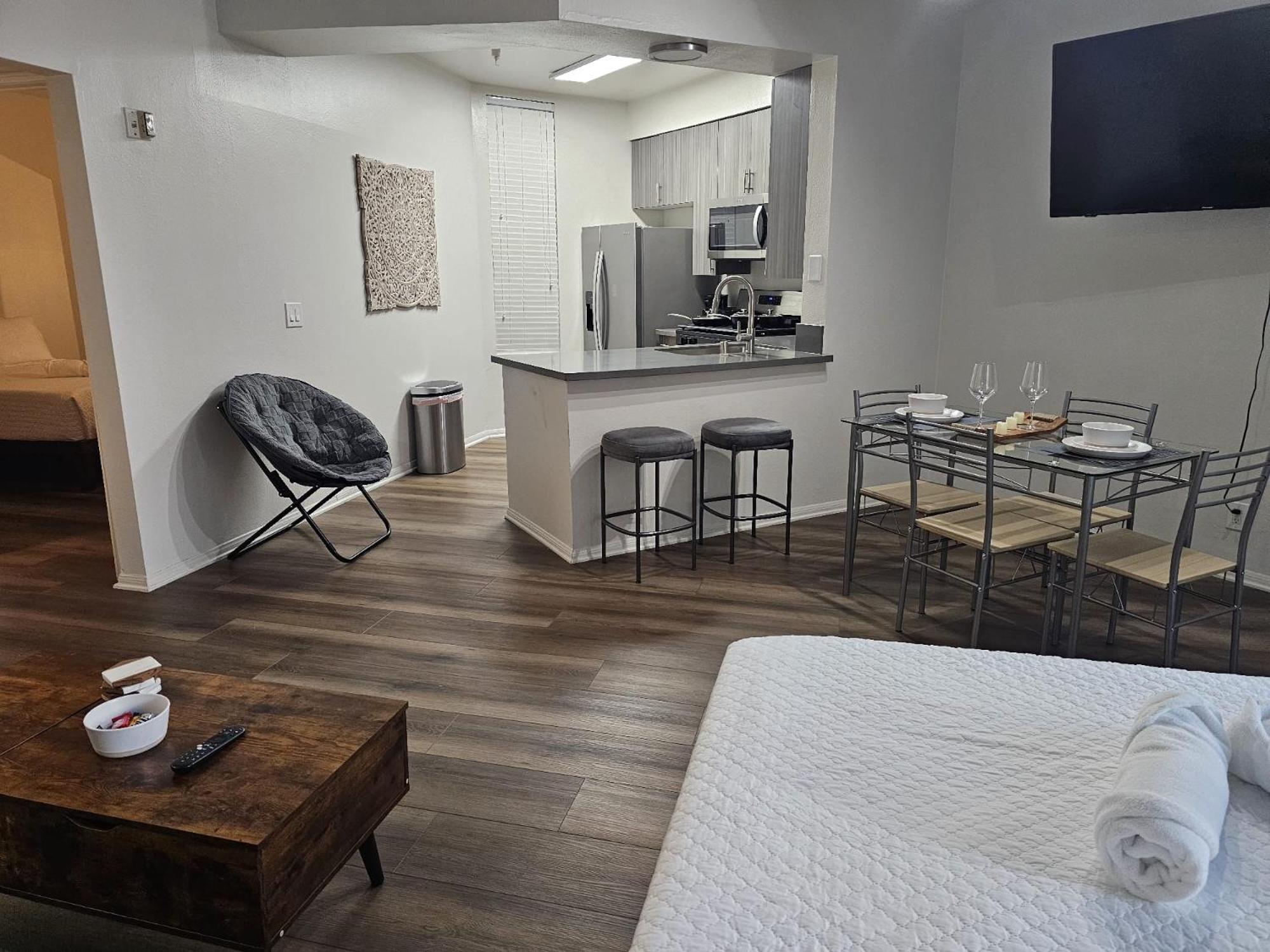Elegant In Mdr-venice With Pool, Hottub & Gym Appartamento